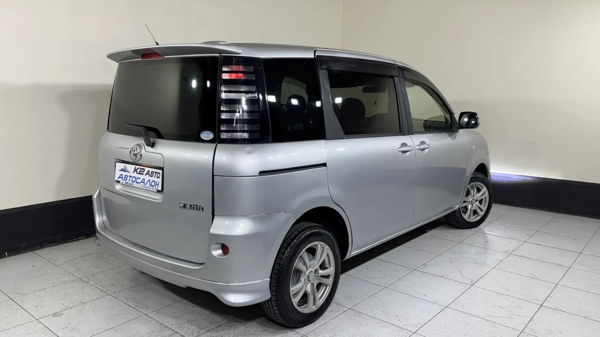 Toyota Sienta
