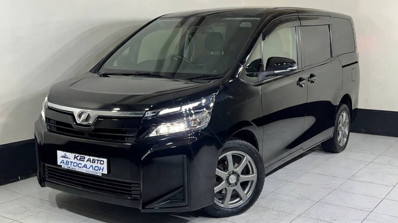 TOYOTA  VOXY