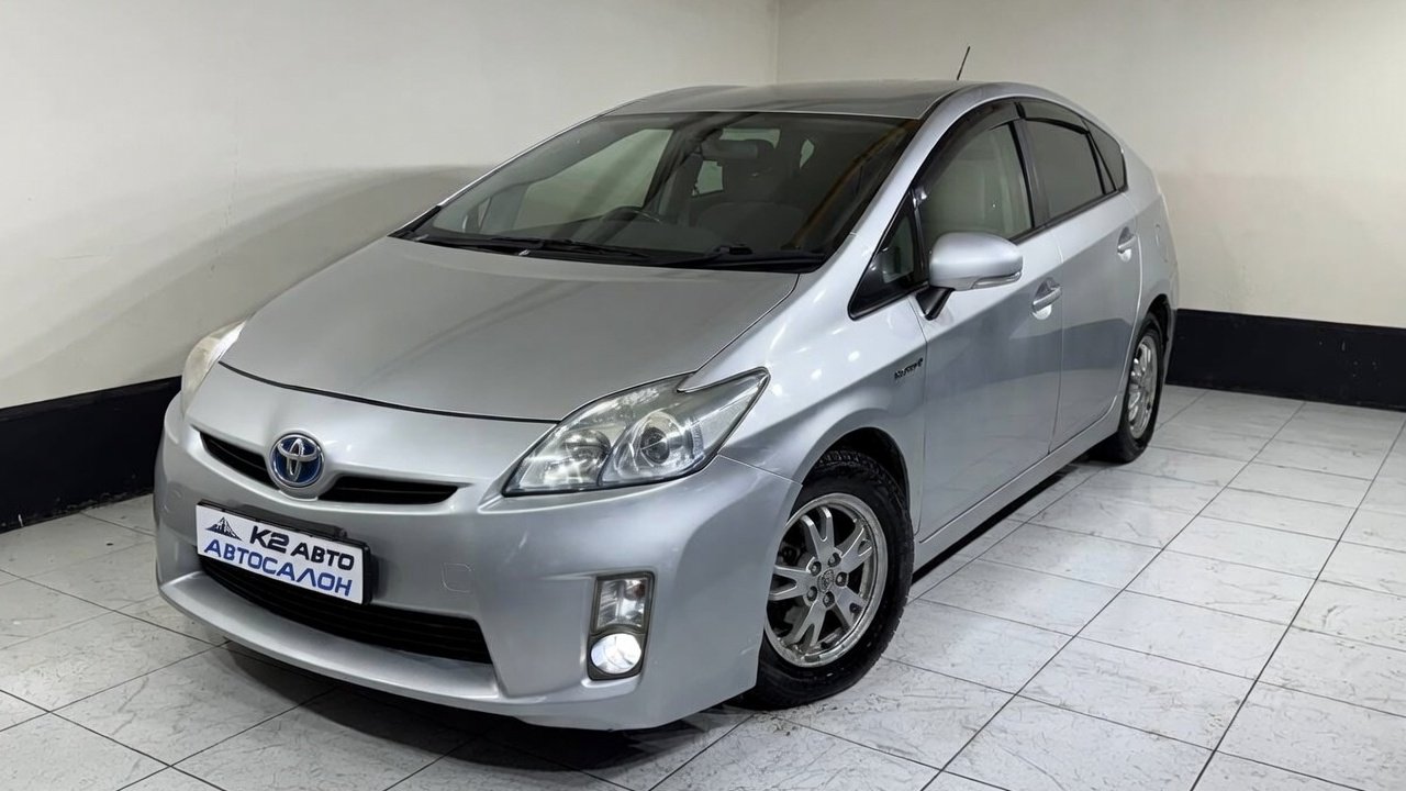 TOYOTA  PRIUS