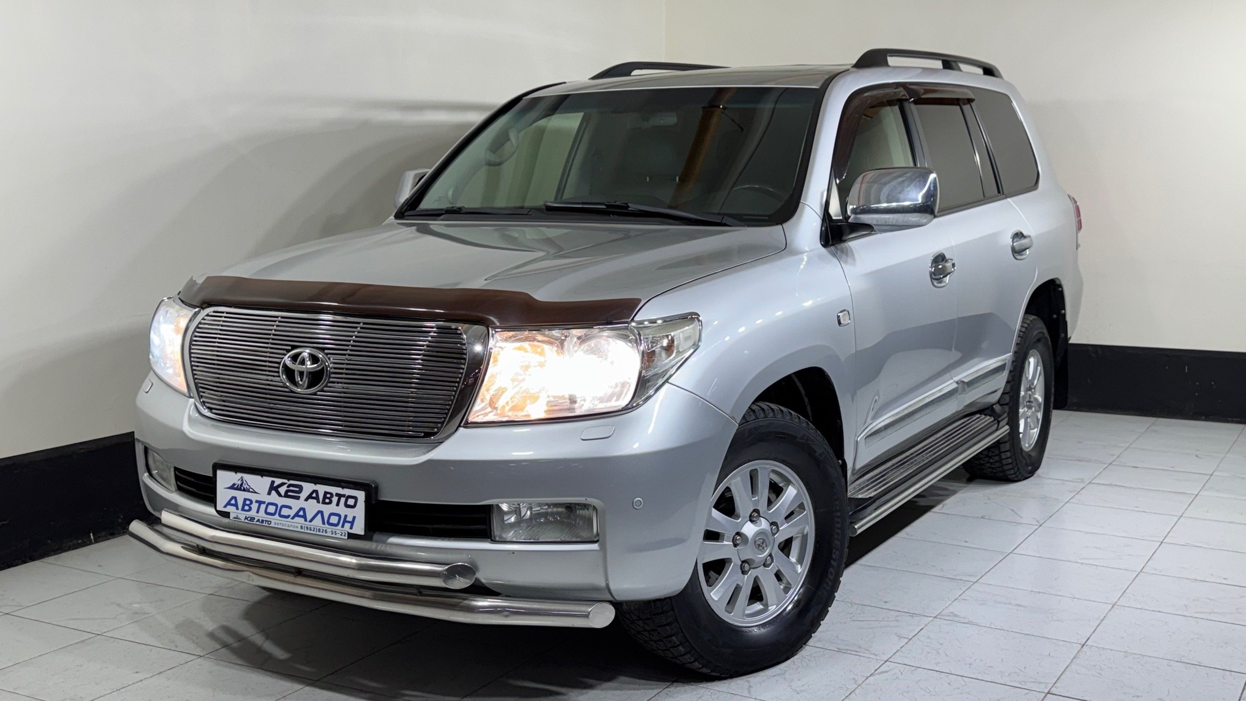 TOYOTA  LAND CRUISER 200