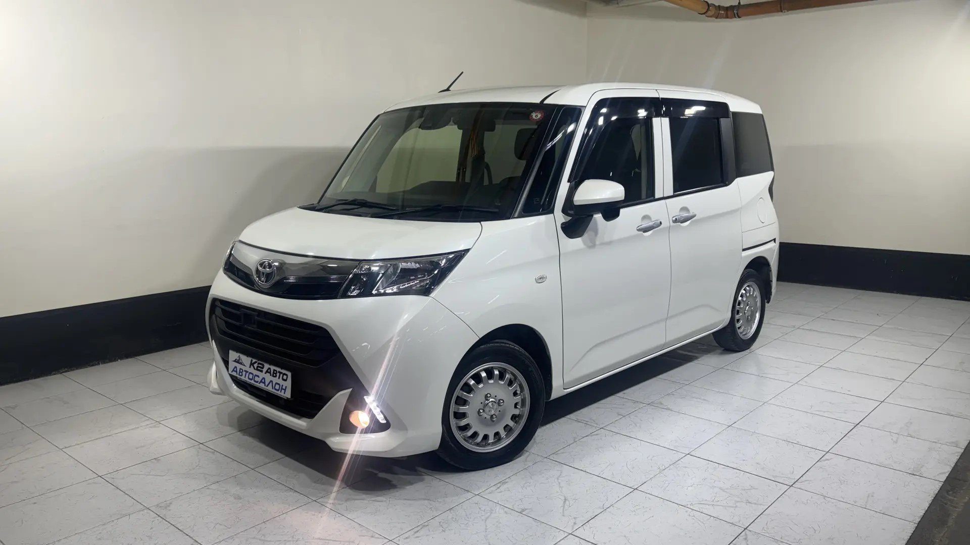 TOYOTA  TANK