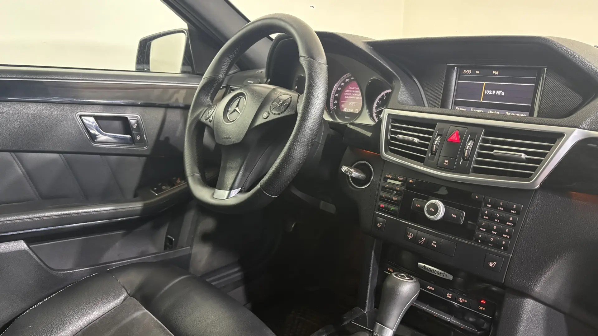 MERCEDES - BENZ E-Class