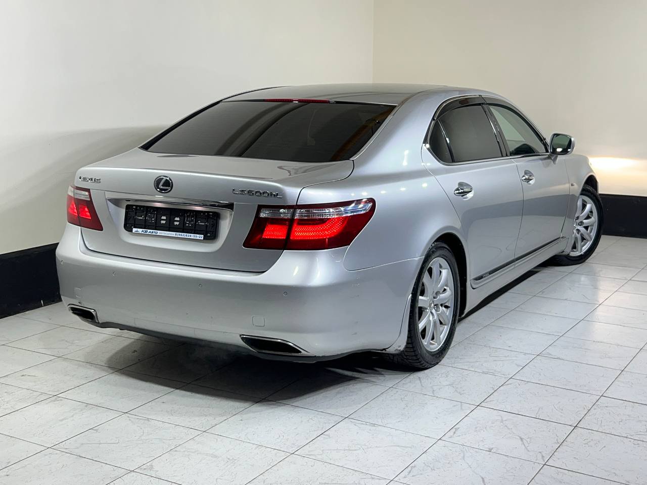 Lexus LS600h