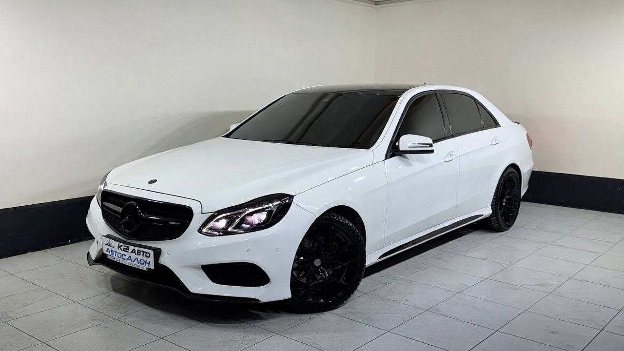 MERCEDES BENZ  E200